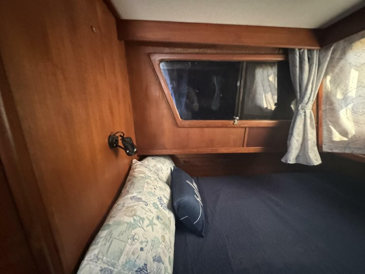 1986 Marine Trader 34 Double Cabin