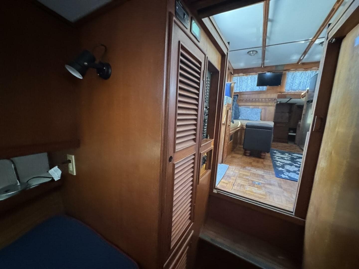 1986 Marine Trader 34 Double Cabin