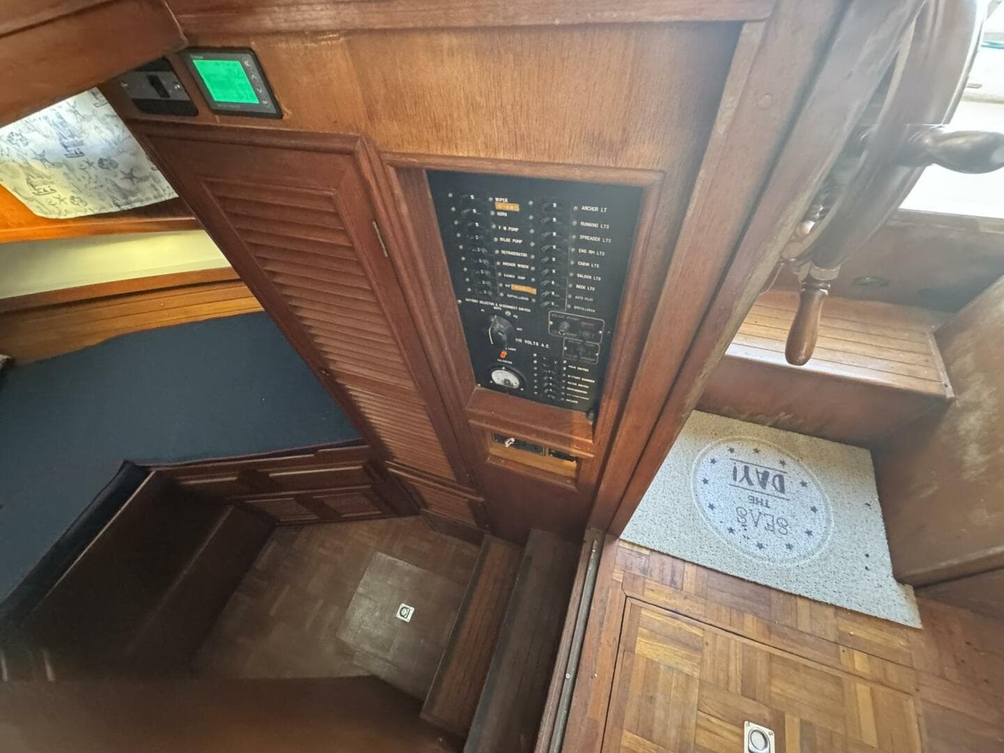 1986 Marine Trader 34 Double Cabin