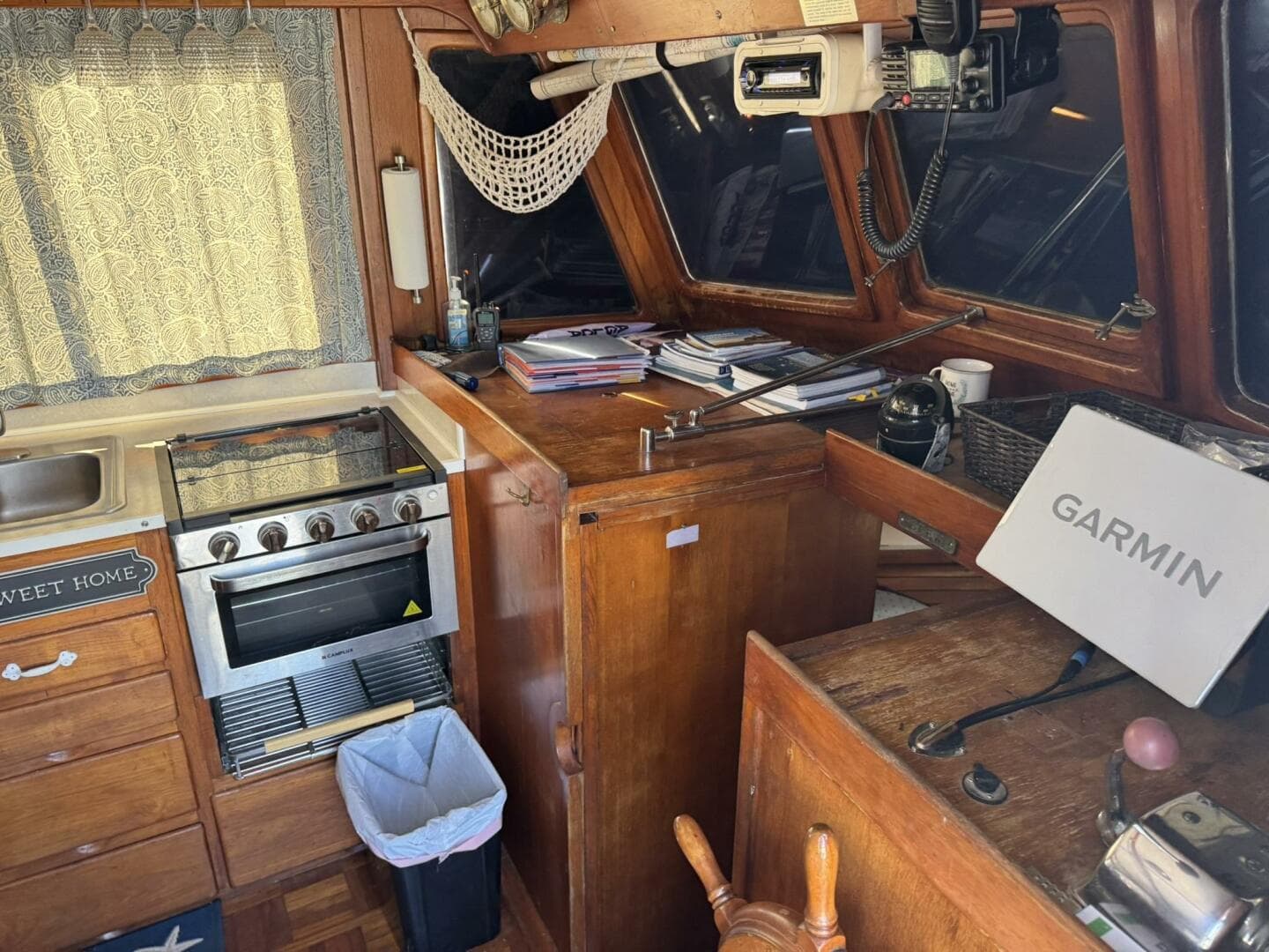 1986 Marine Trader 34 Double Cabin