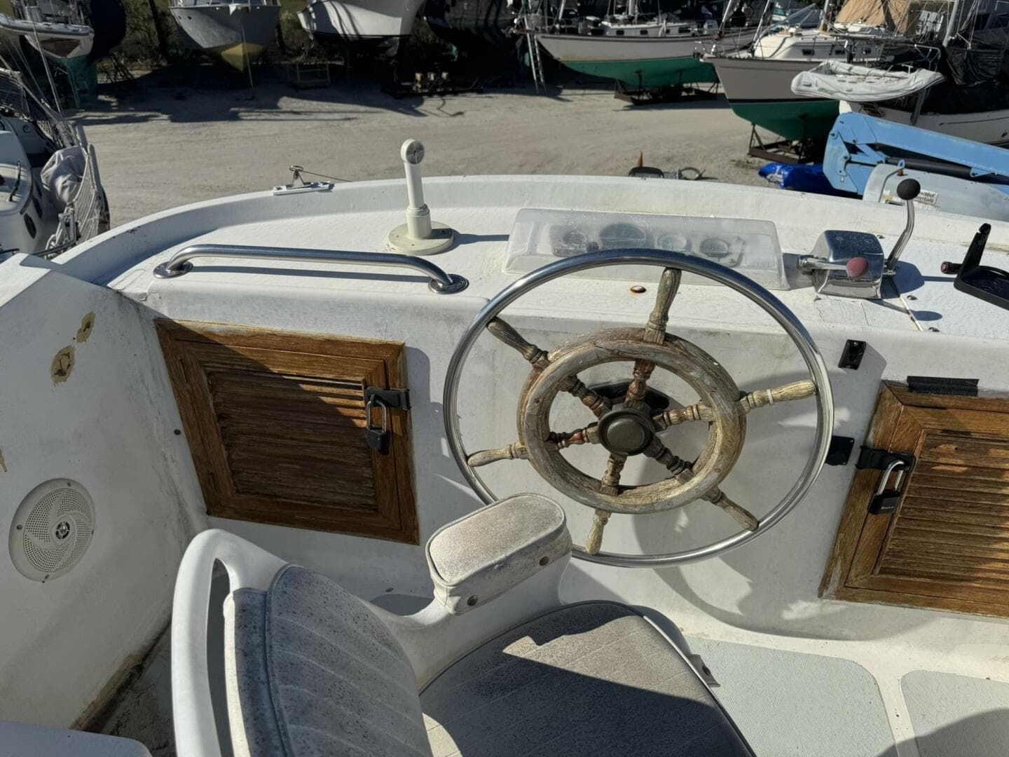 1986 Marine Trader 34 Double Cabin