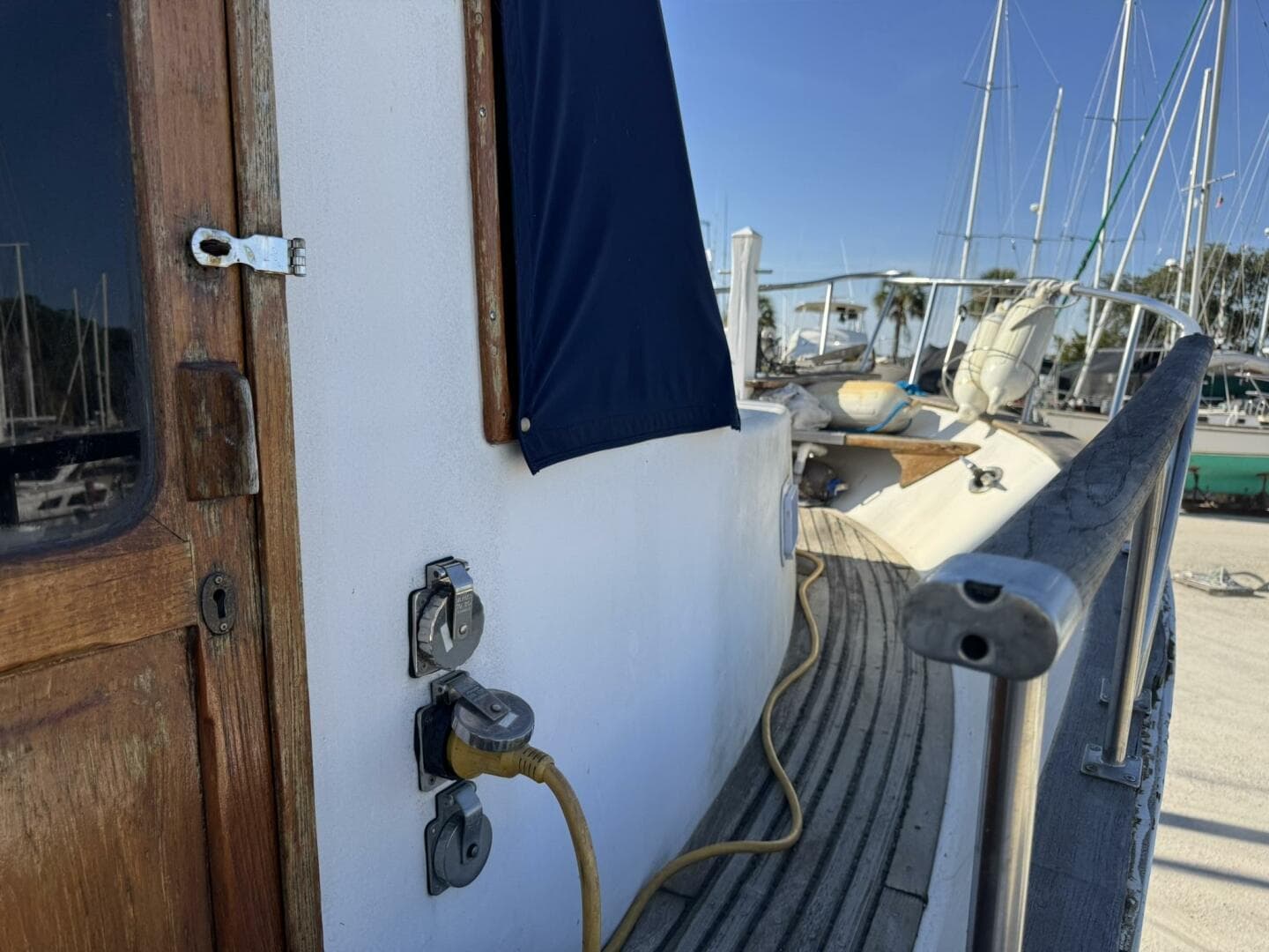 1986 Marine Trader 34 Double Cabin