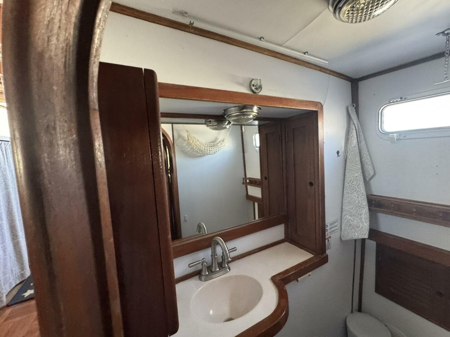 1986 Marine Trader 34 Double Cabin