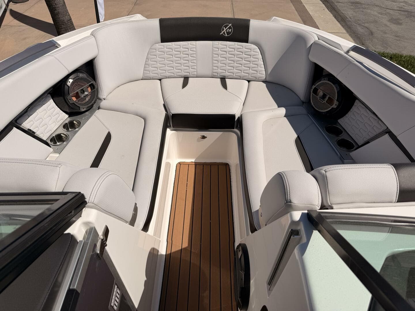 2021 Mastercraft X24