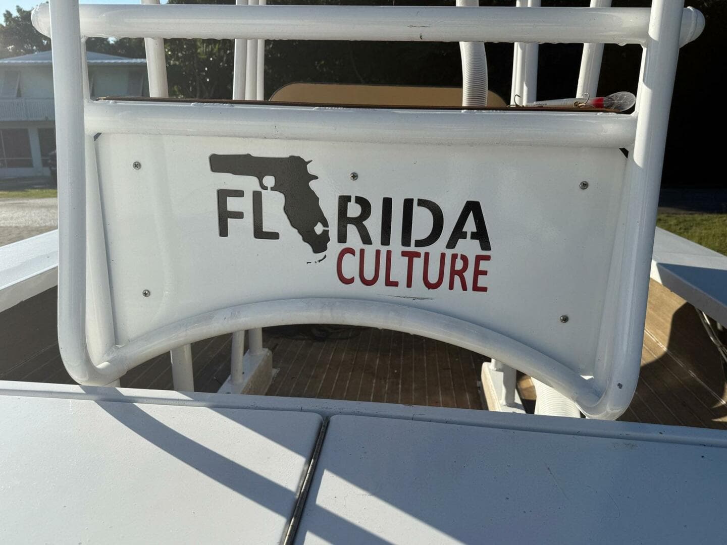 1986 Dolphin 18 Skiff