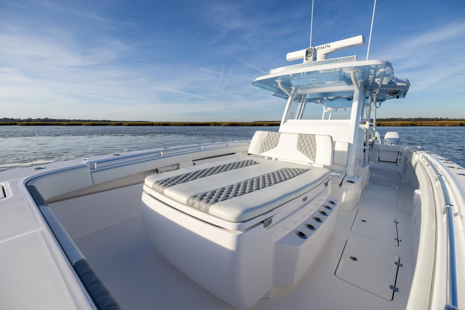 2024 Invincible 40 CAT