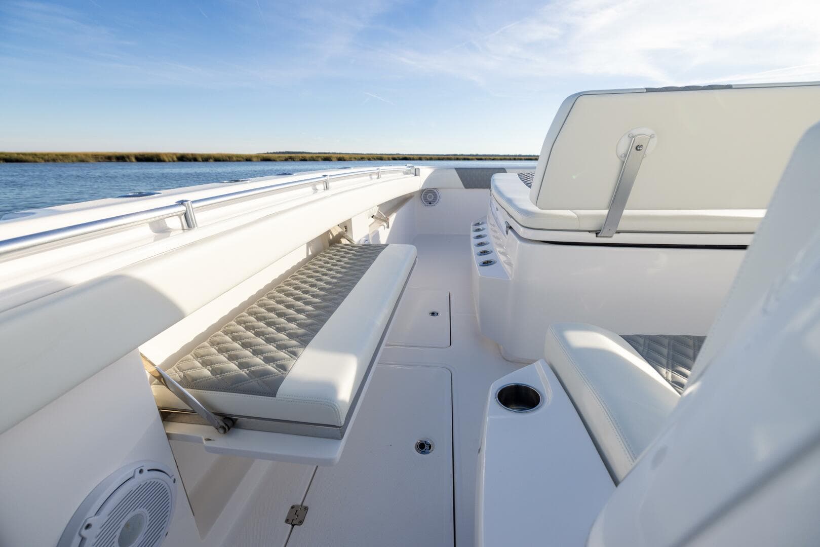 2024 Invincible 40 CAT