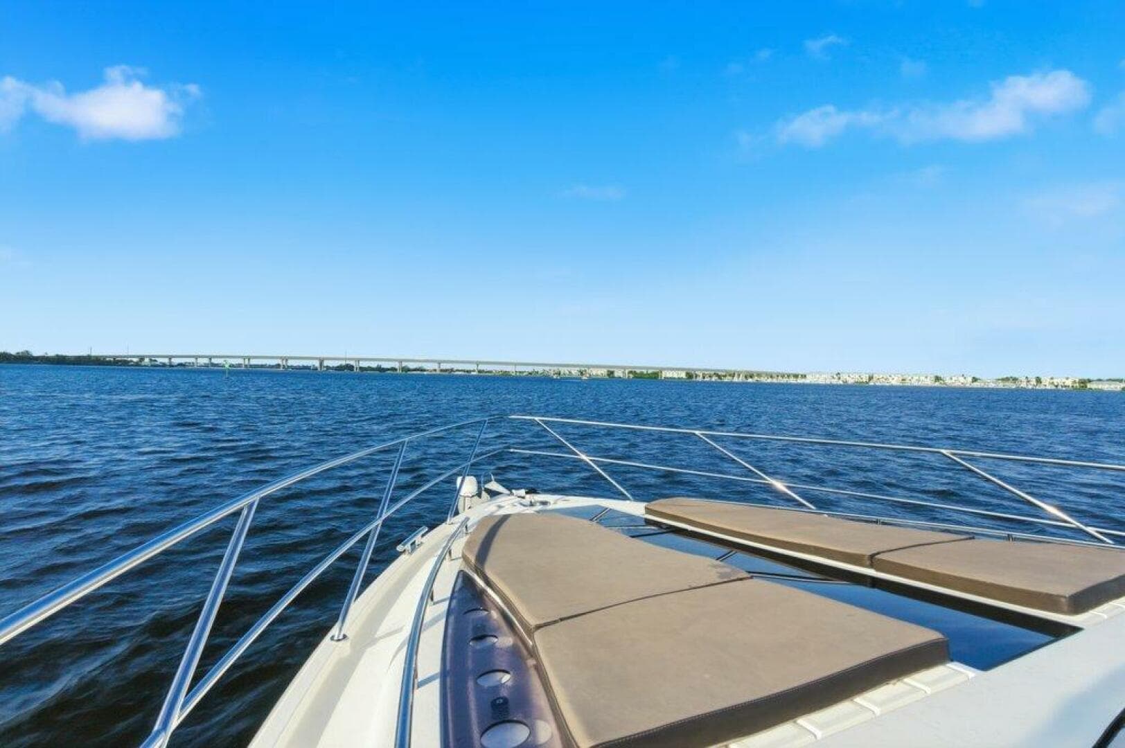 Galeon 58 560 Sky Nuckingfuts- Bow