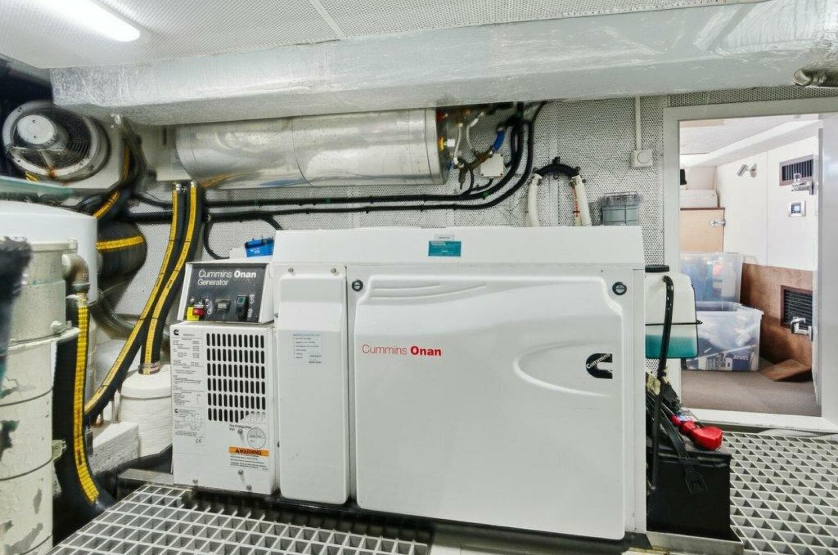 Galeon 58 560 Sky Nuckingfuts- Engine Room