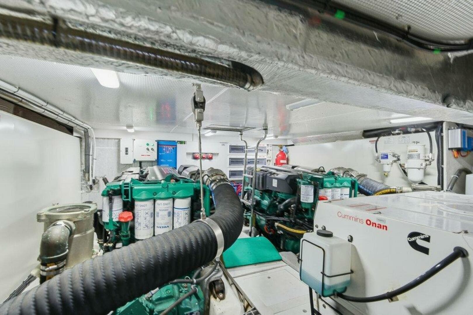 Galeon 58 560 Sky Nuckingfuts- Engine Room