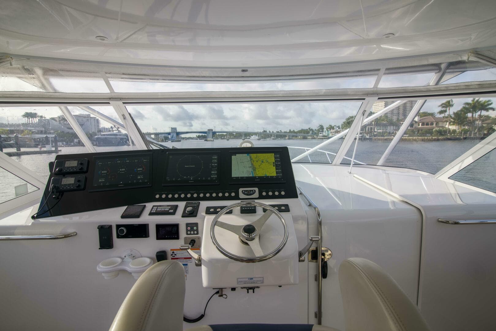 Cabo 41 Justice - Exterior Helm