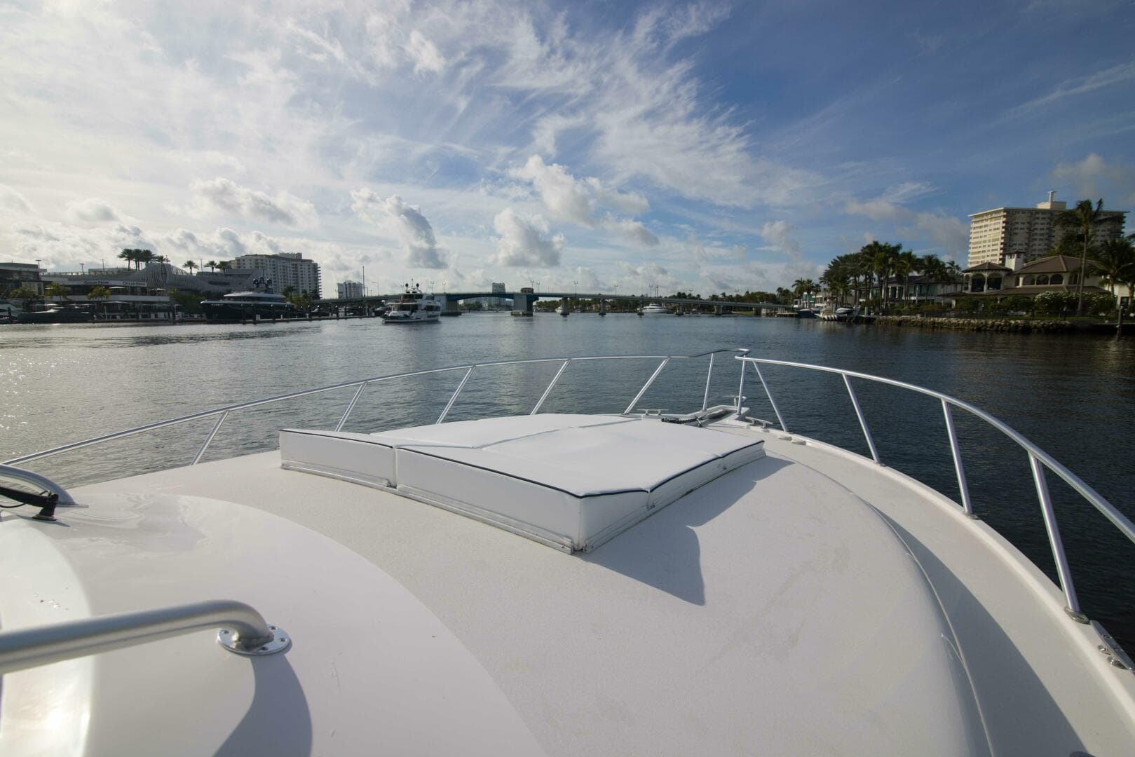 Cabo 41 Justice - Exterior Bow