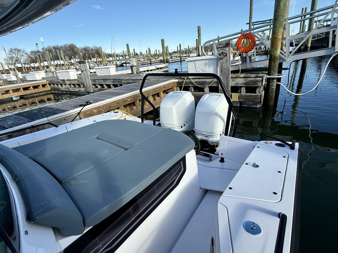 2023 Axopar 37 Cross Cabin