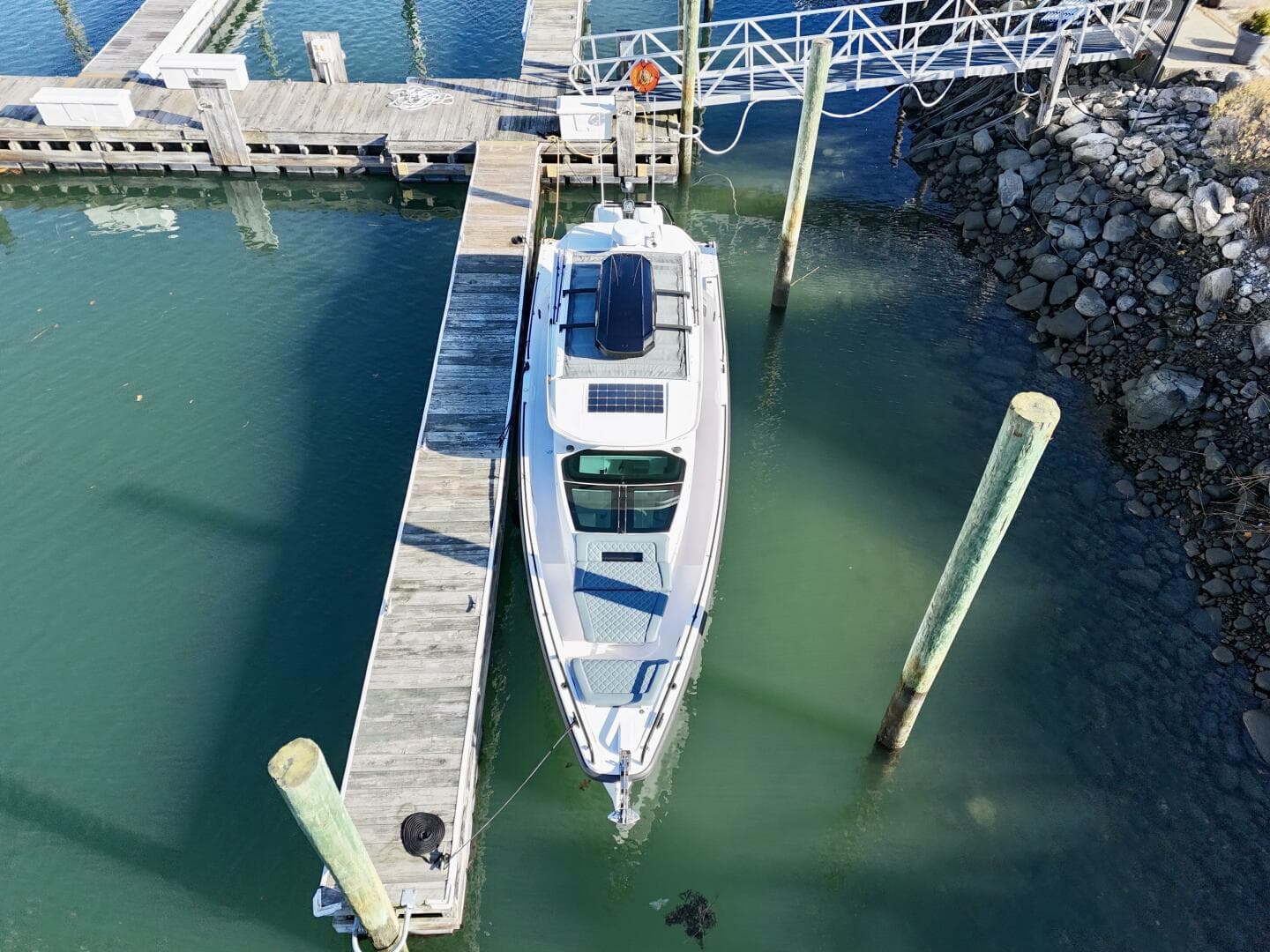 2023 Axopar 37 Cross Cabin