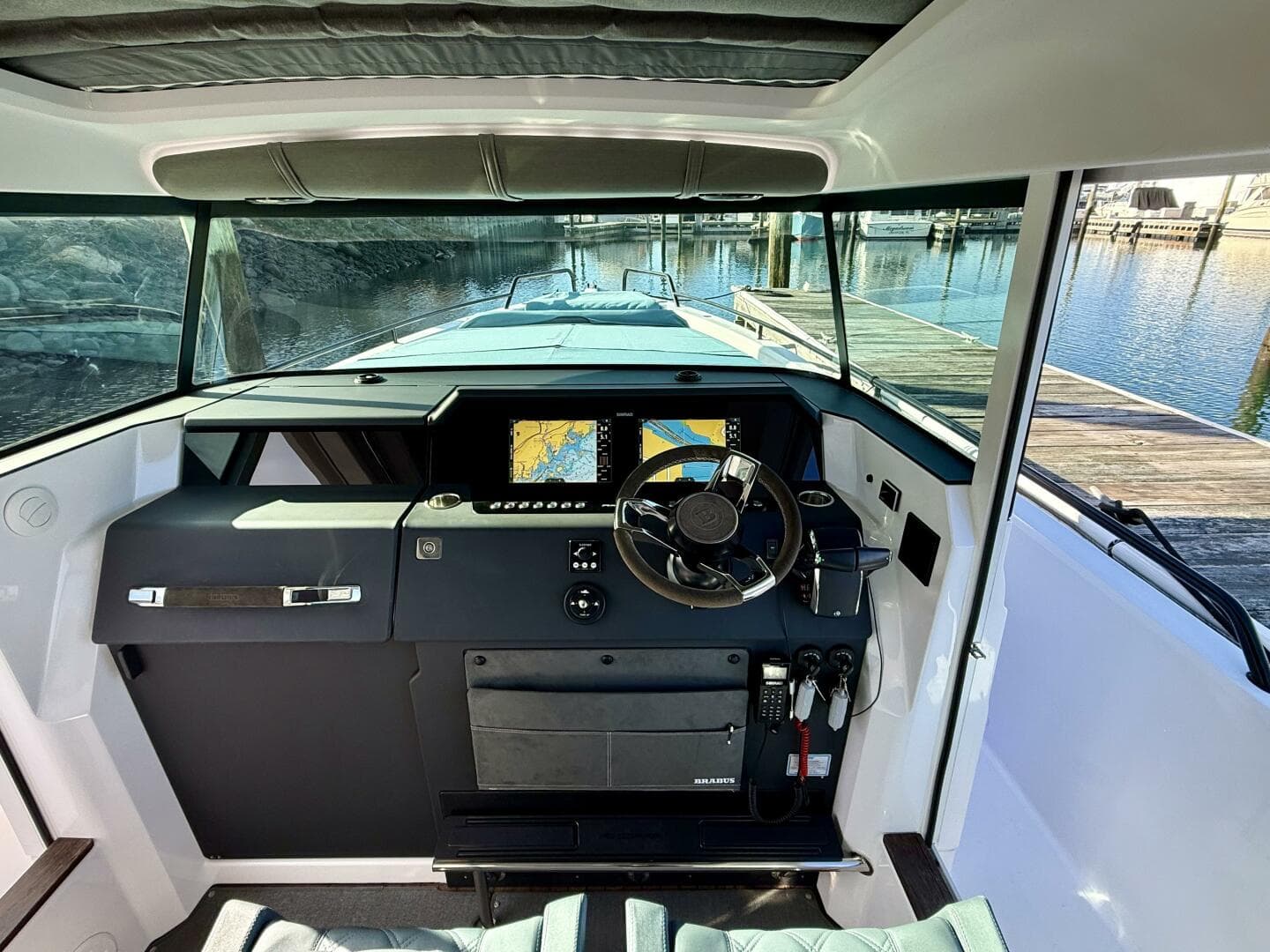 2023 Axopar 37 Cross Cabin