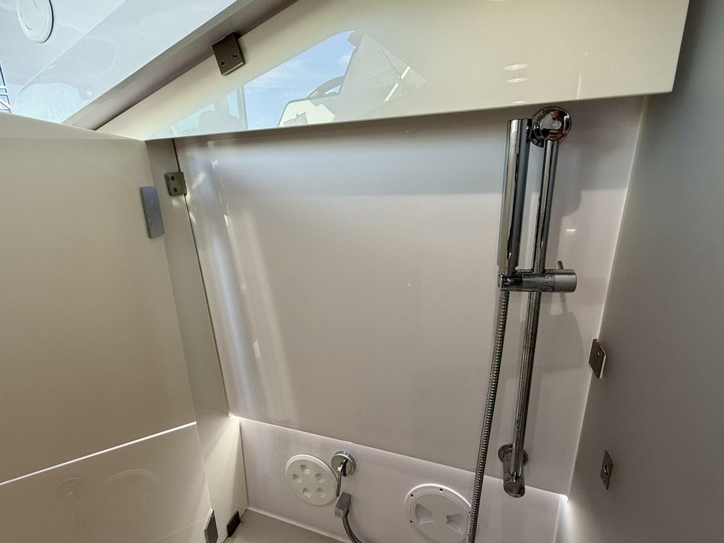 2023 Axopar 37 Cross Cabin