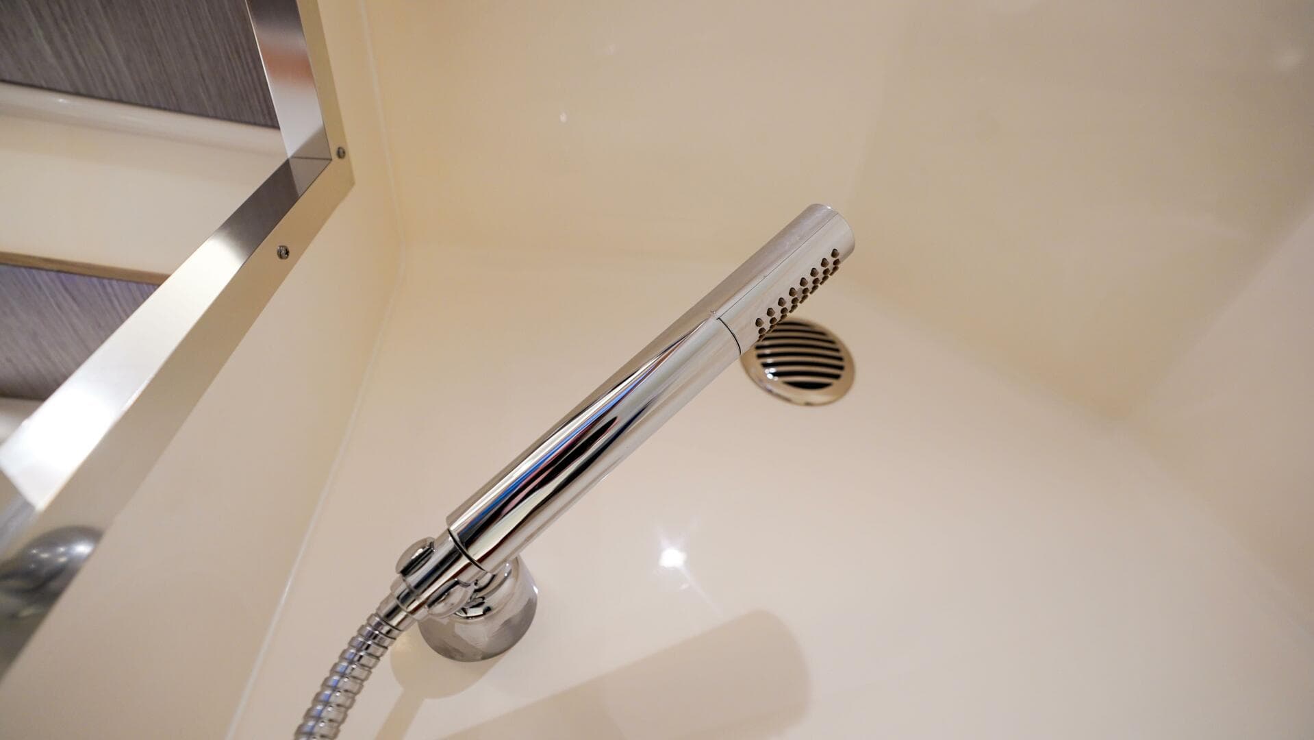 2024 Tiara Yachts 48 LS