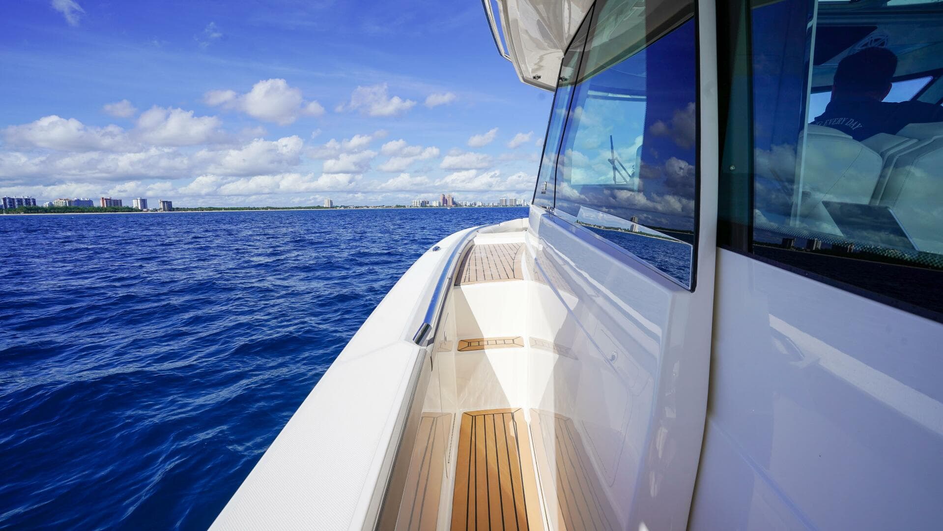 2024 Tiara Yachts 48 LS