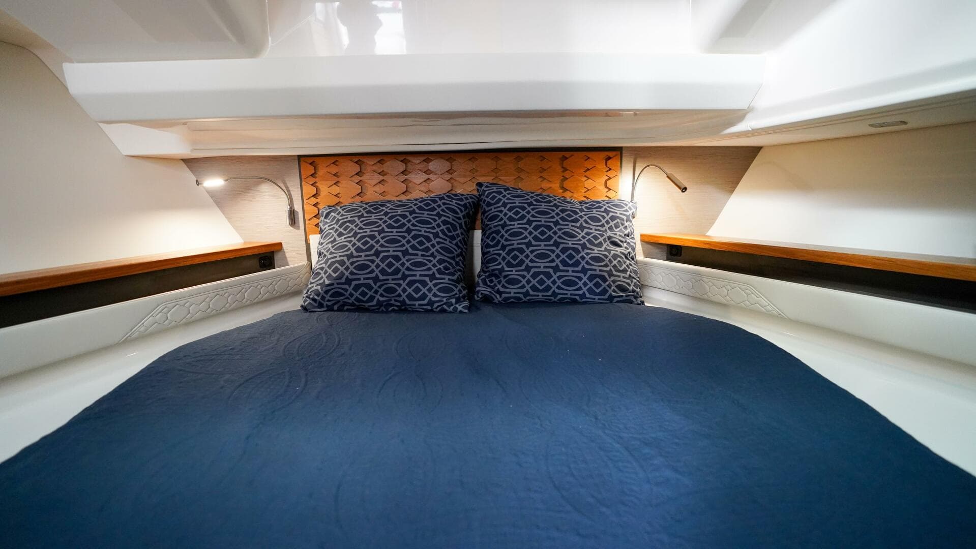 2024 Tiara Yachts 48 LS