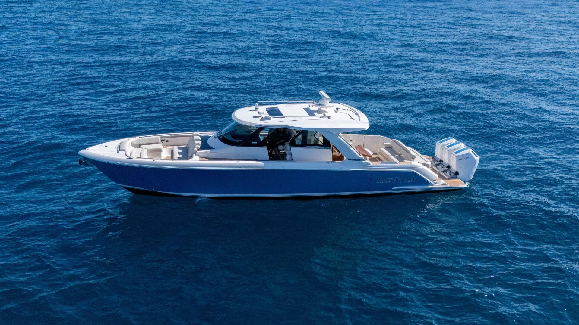 2024 Tiara Yachts 48 LS