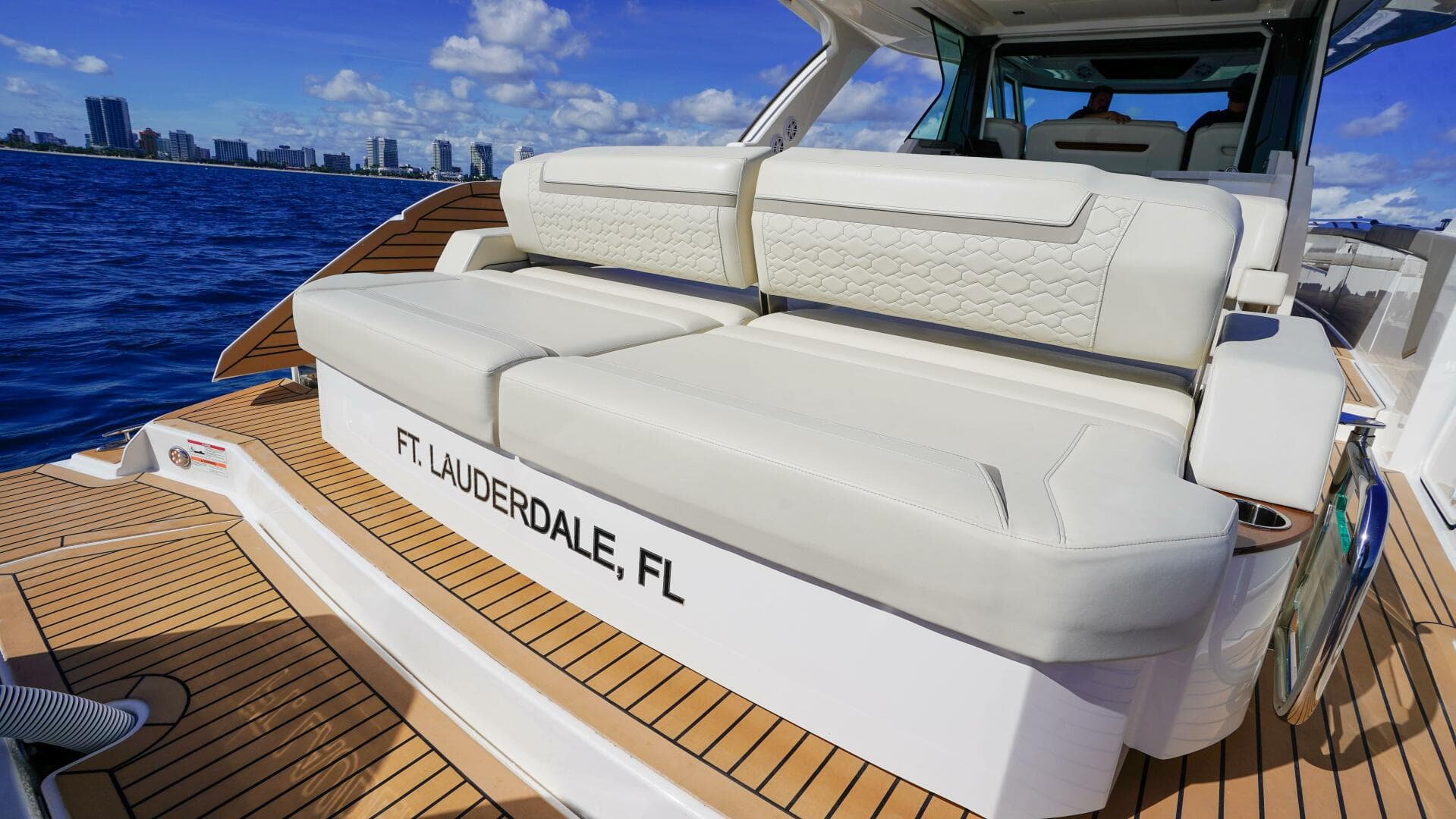 2024 Tiara Yachts 48 LS