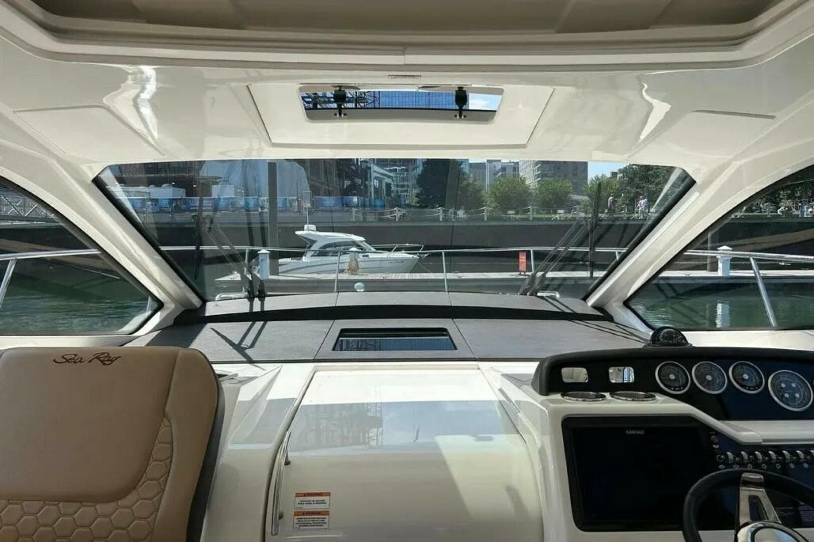 2019 Sea Ray Coupe
