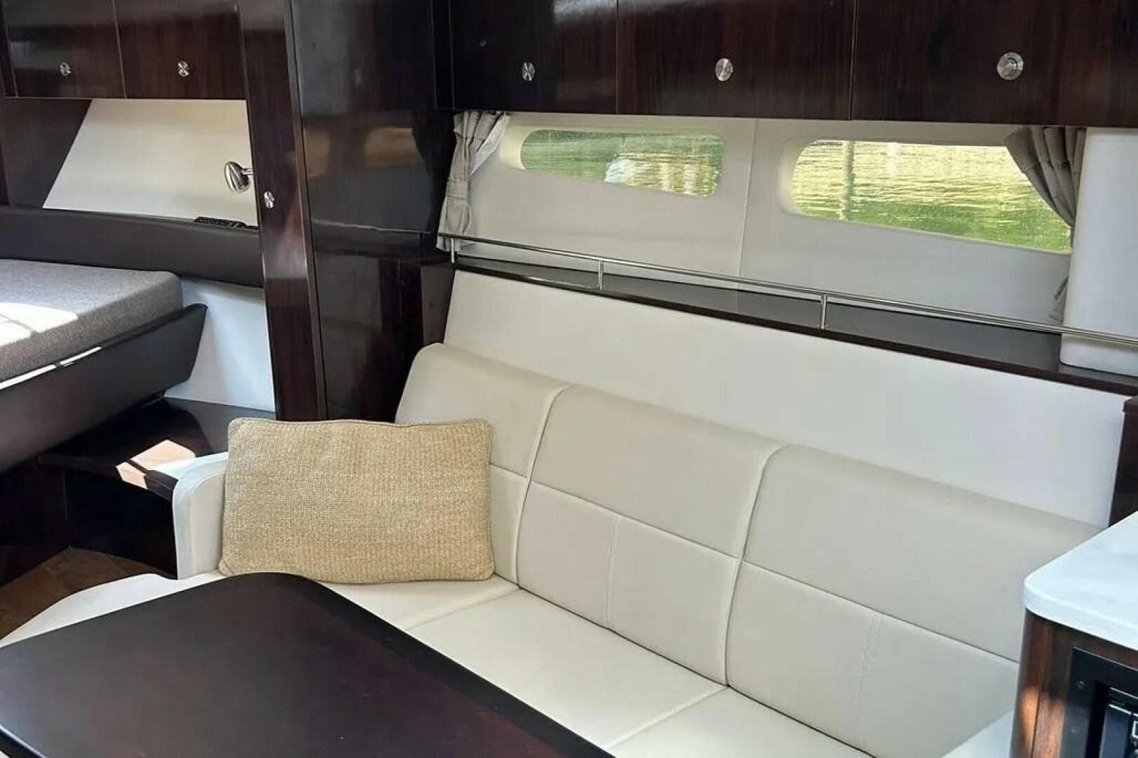 2019 Sea Ray Coupe