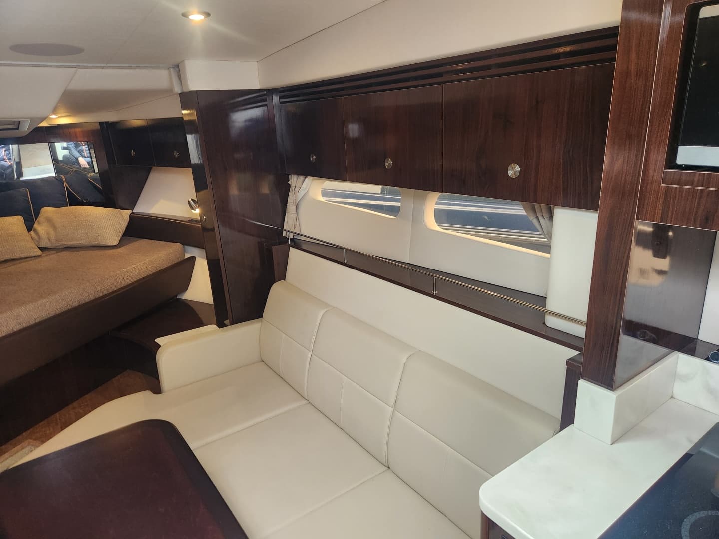 2019 Sea Ray Coupe
