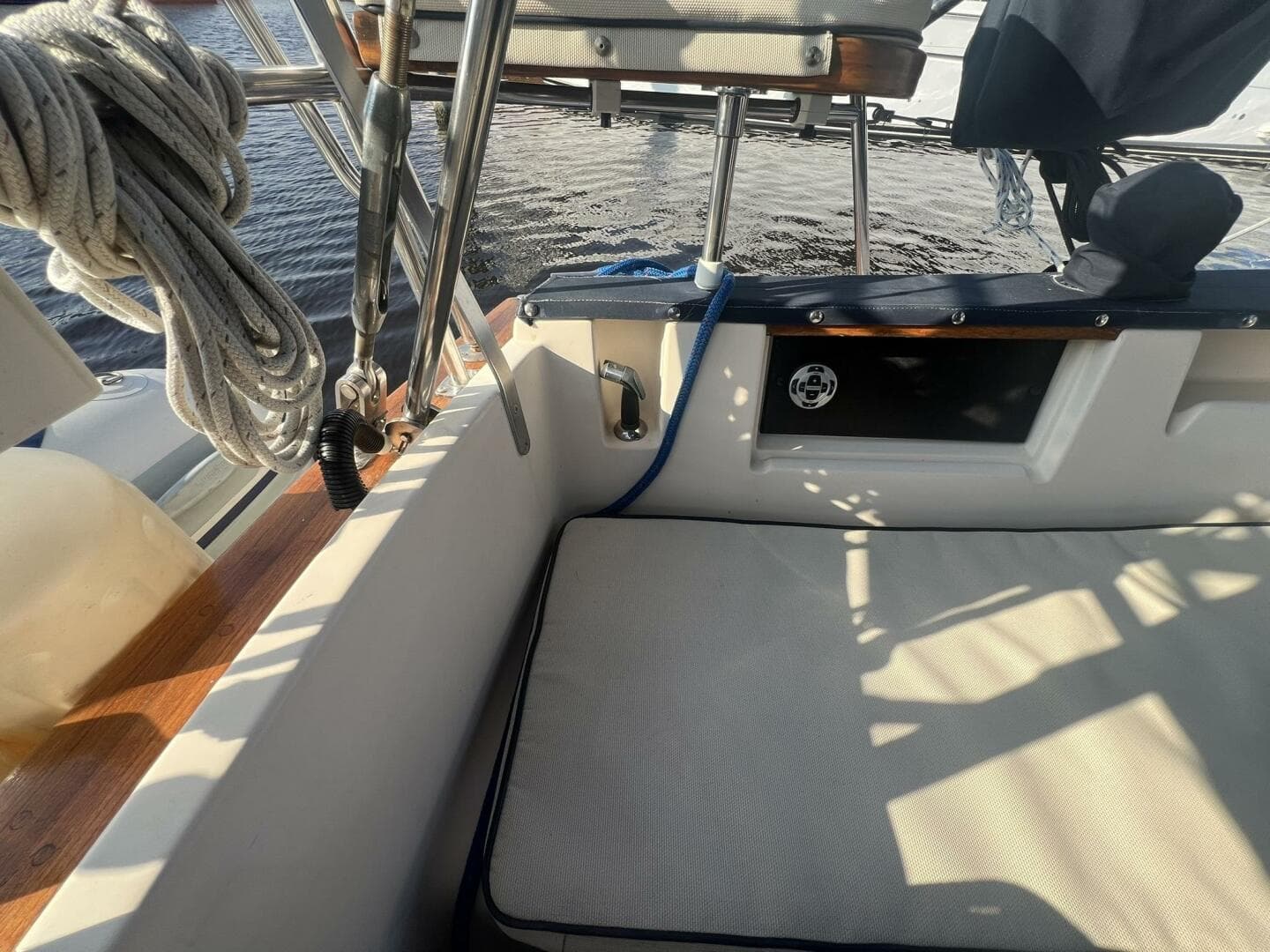 1994 Island Packet Cutter