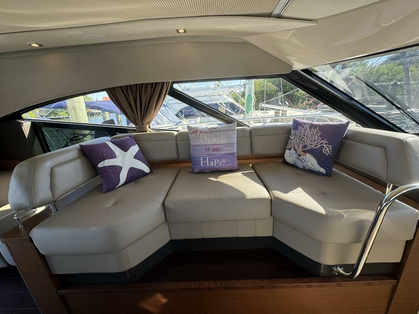 2016 Sea Ray 470 Sundancer 'Lopez Cove II' - Saloon Seating