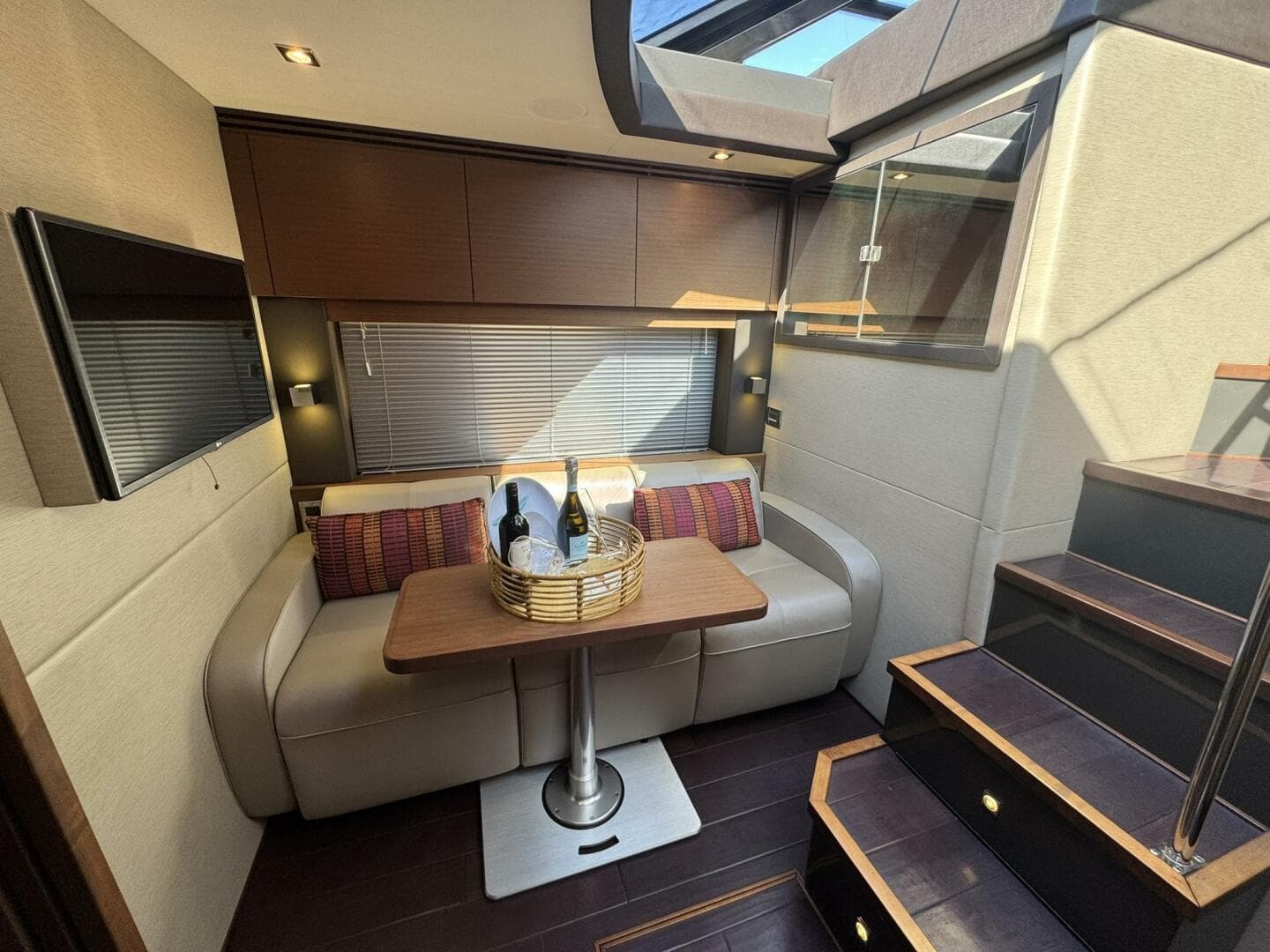 2016 Sea Ray 470 Sundancer 'Lopez Cove II' - Sette Seating