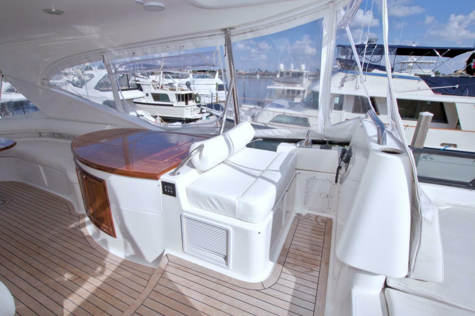 2005 Neptunus 62 Flybridge