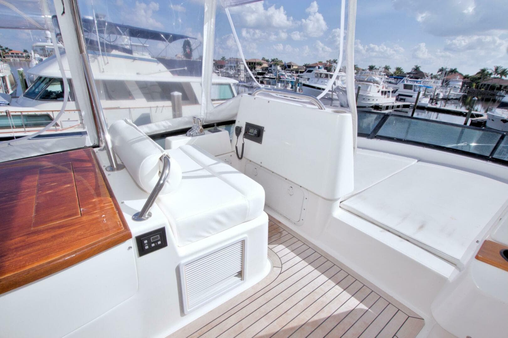 2005 Neptunus 62 Flybridge