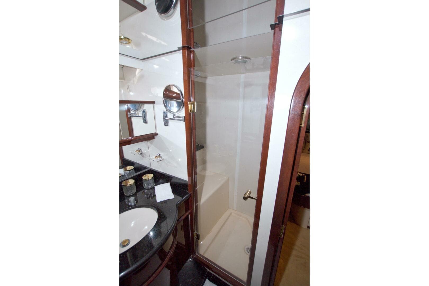 2005 Neptunus 62 Flybridge