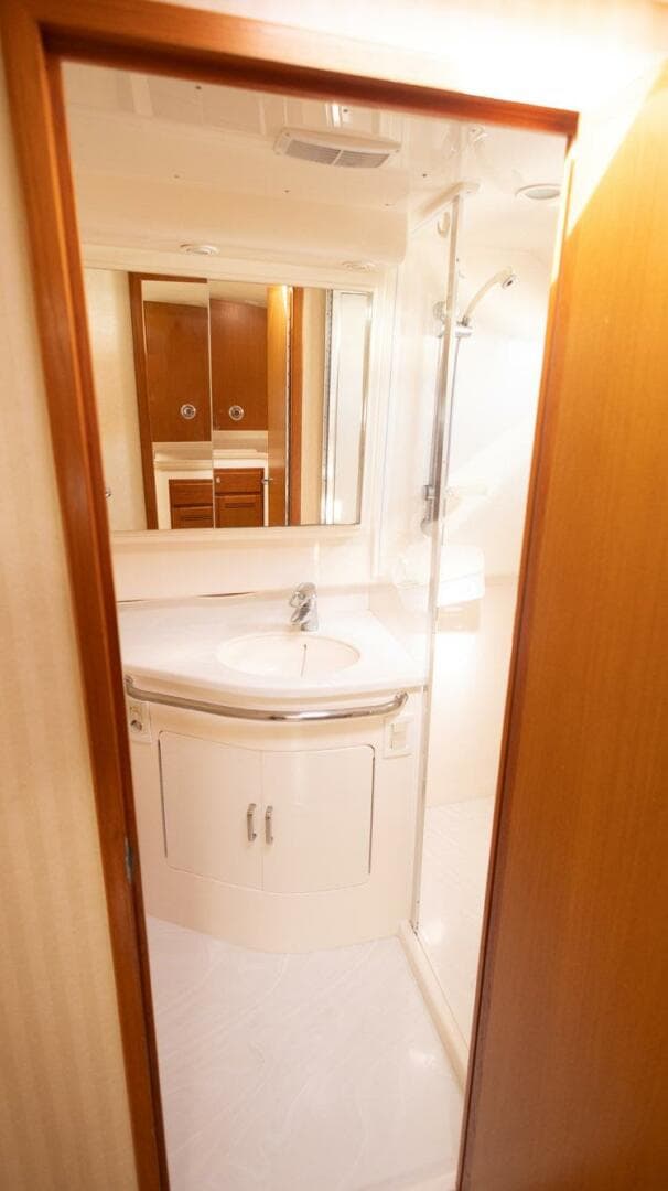 2005 Cabo 40 Express