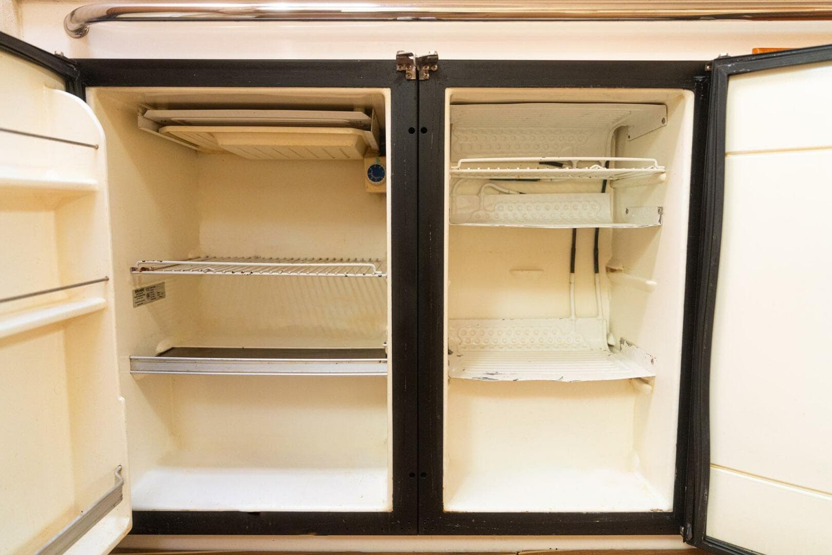 2005 Cabo 40 Express