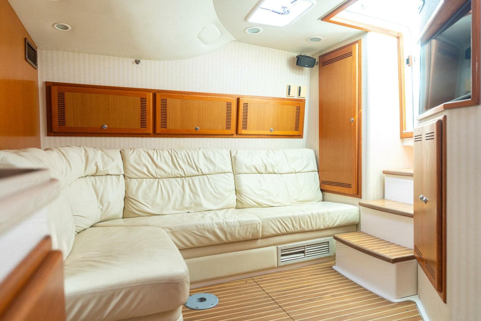 2005 Cabo 40 Express