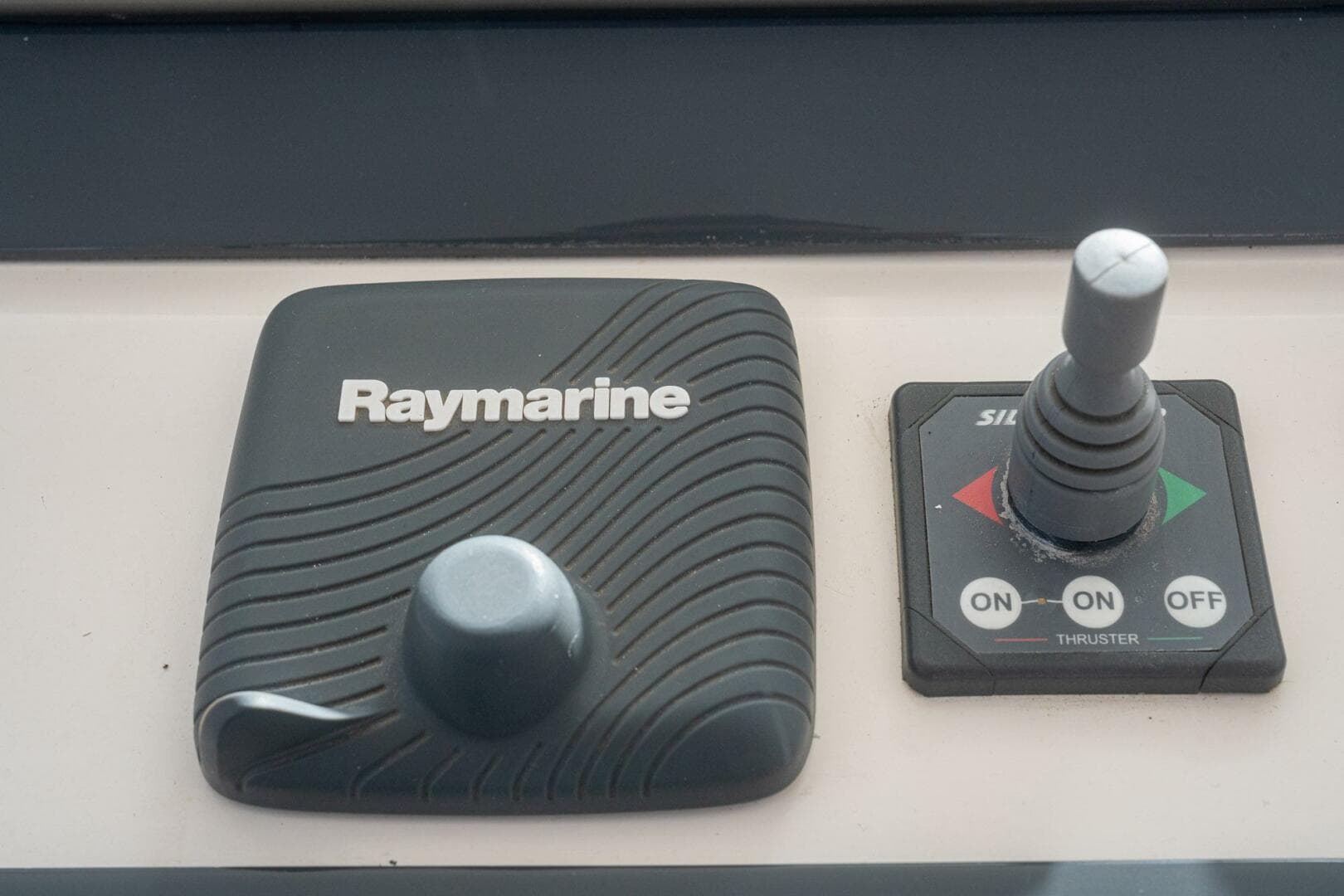 2005 Cabo 40 Express