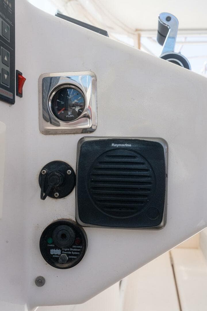 2005 Cabo 40 Express