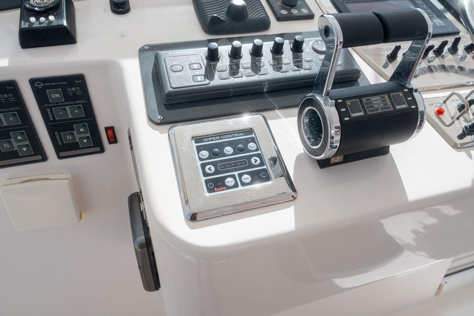 2005 Cabo 40 Express