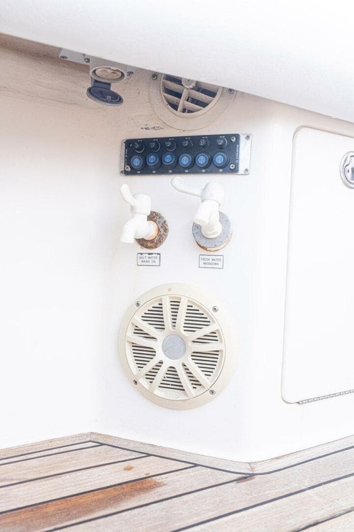 2005 Cabo 40 Express