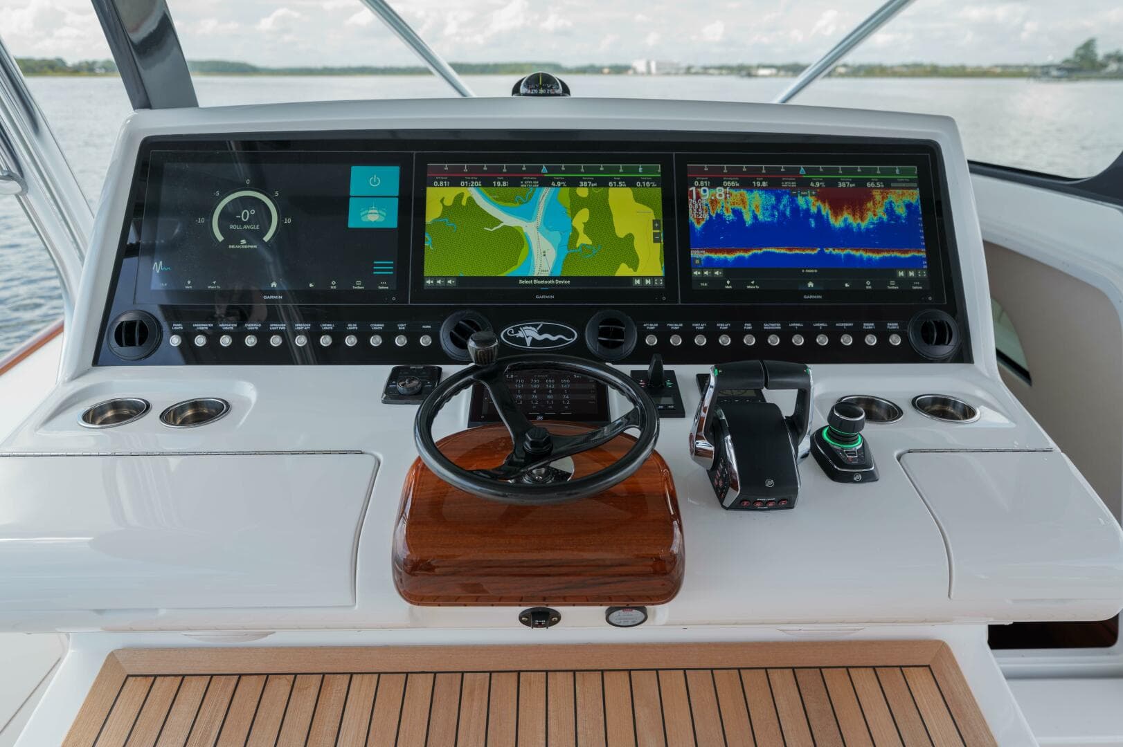 Valhalla 55 - Lucky 24 IV - Helm Station Electronics 