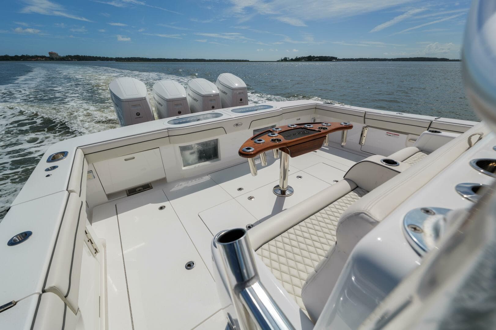 Valhalla 55 - Lucky 24 IV - Cockpit