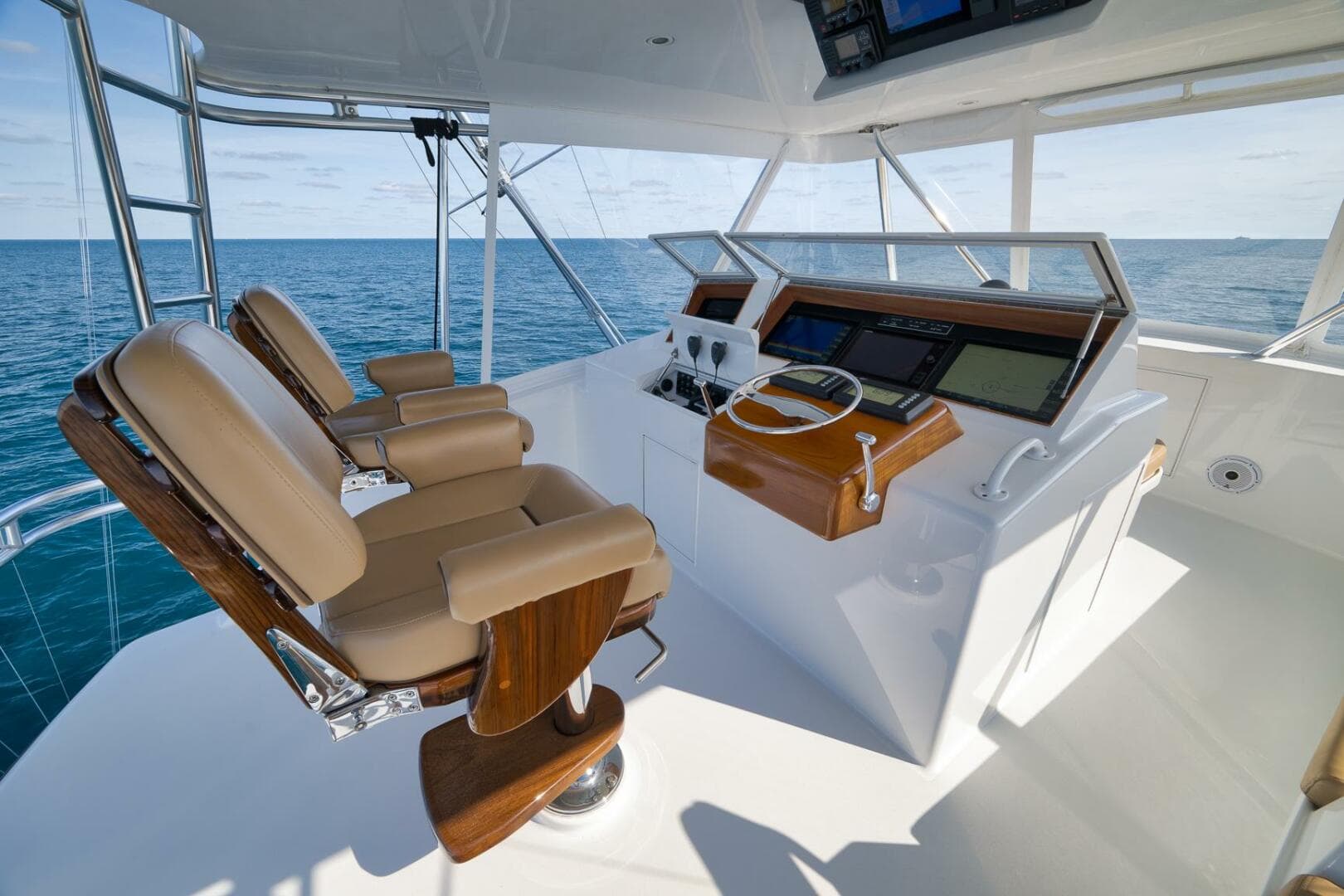 Weaver 60 - Pistol - Exterior Flybridge