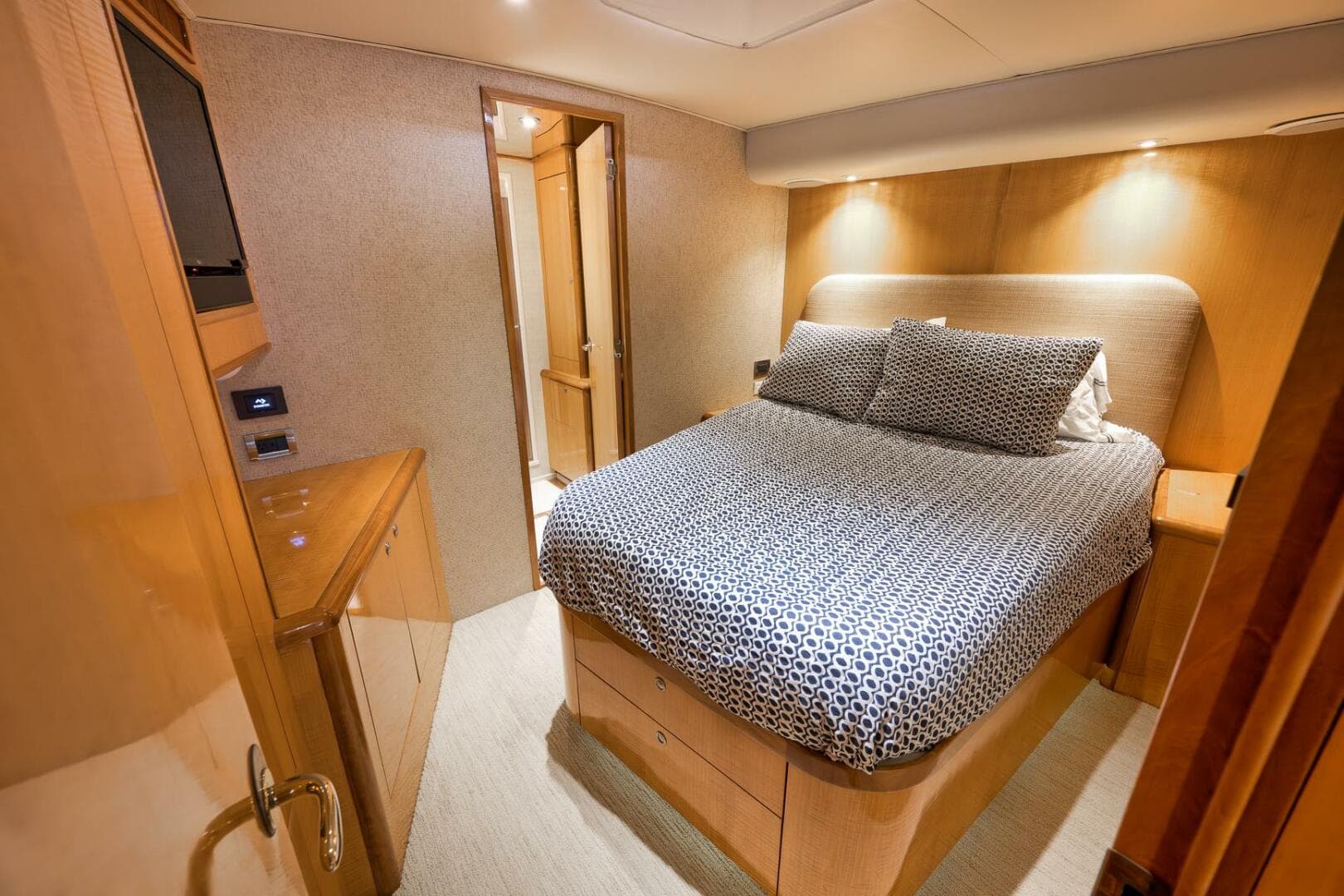 Weaver 60 - Pistol - Interior Stateroom