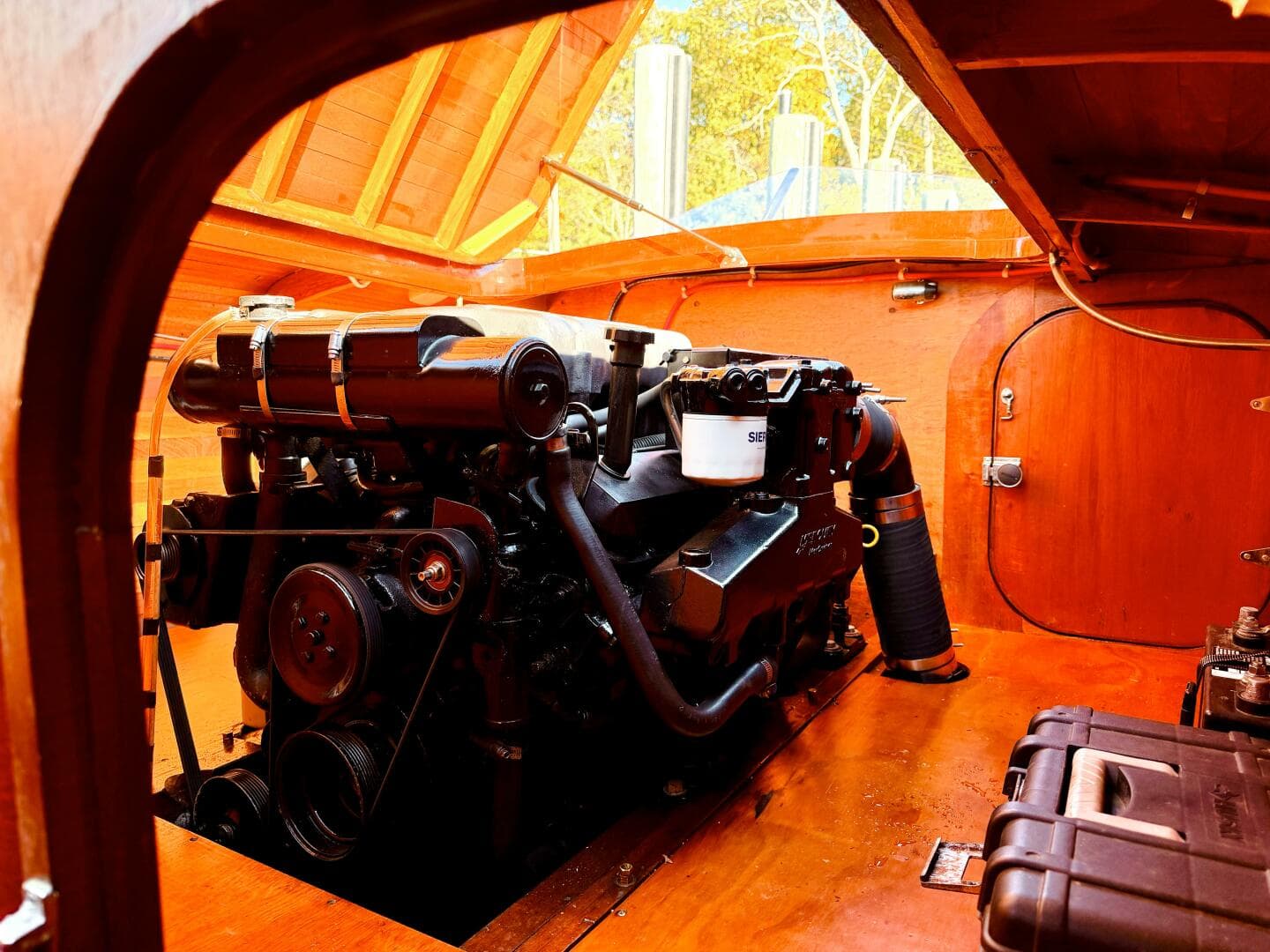 1998 Custom 30 Gentleman's Racer