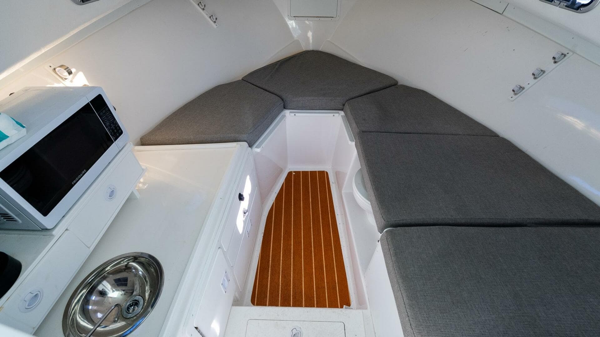 2024 Steiger Craft 31 Fisherman