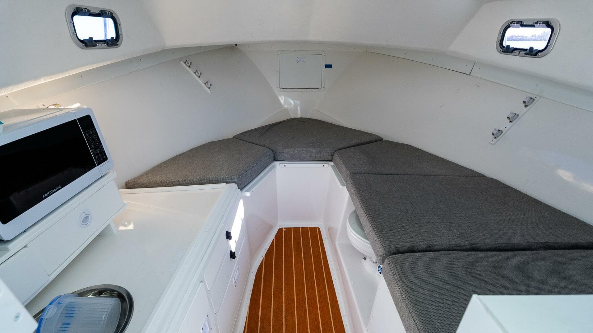 2024 Steiger Craft 31 Fisherman