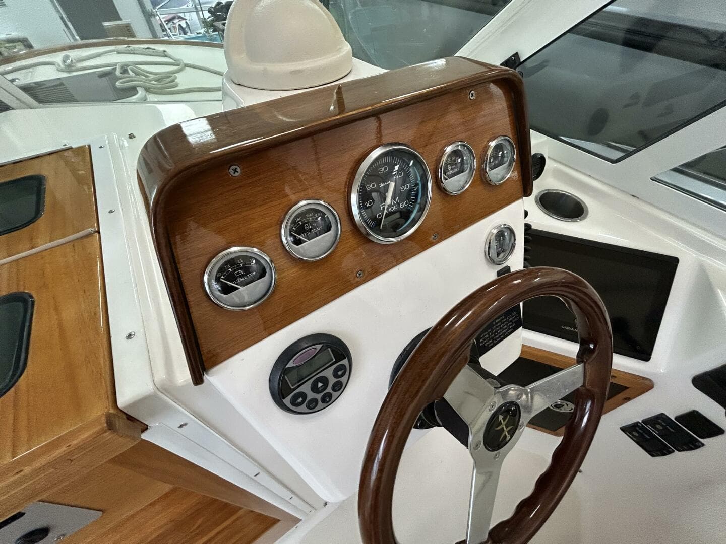 2007 Hunt Yachts Harrier 25