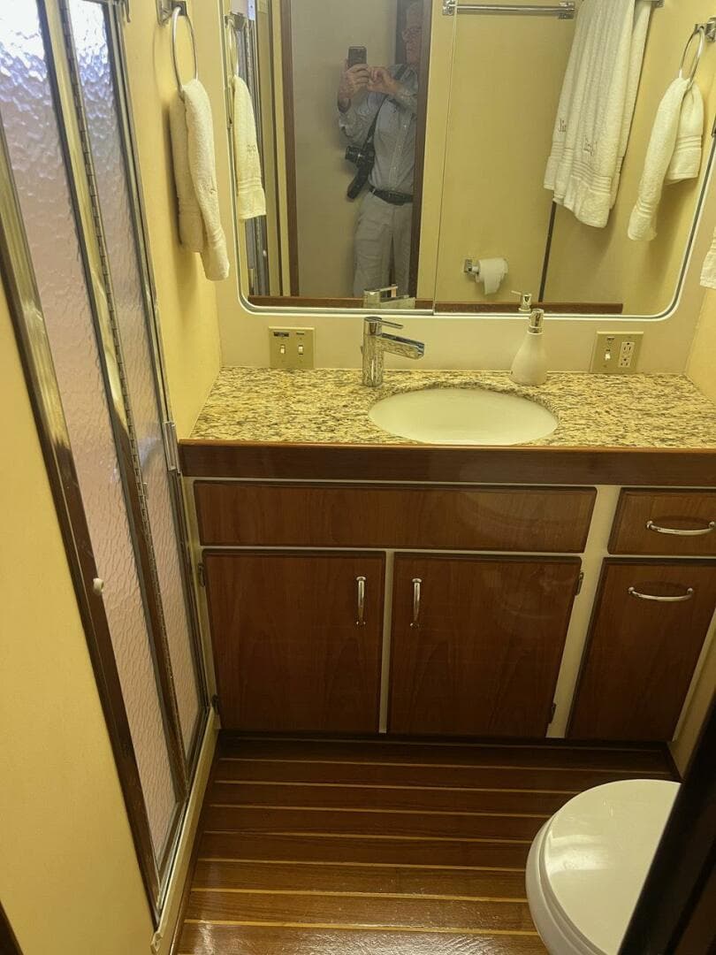 1985 Hatteras Motor Yacht